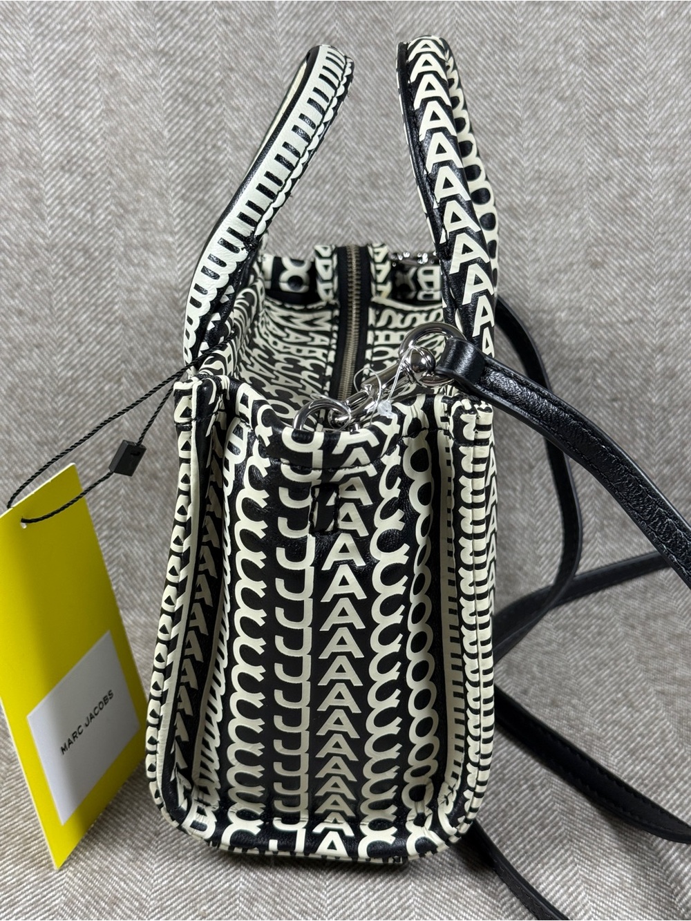Marc Jacobs Monogram Leather Crossbody Tote Bag in White & Black - Picture 4 of 16